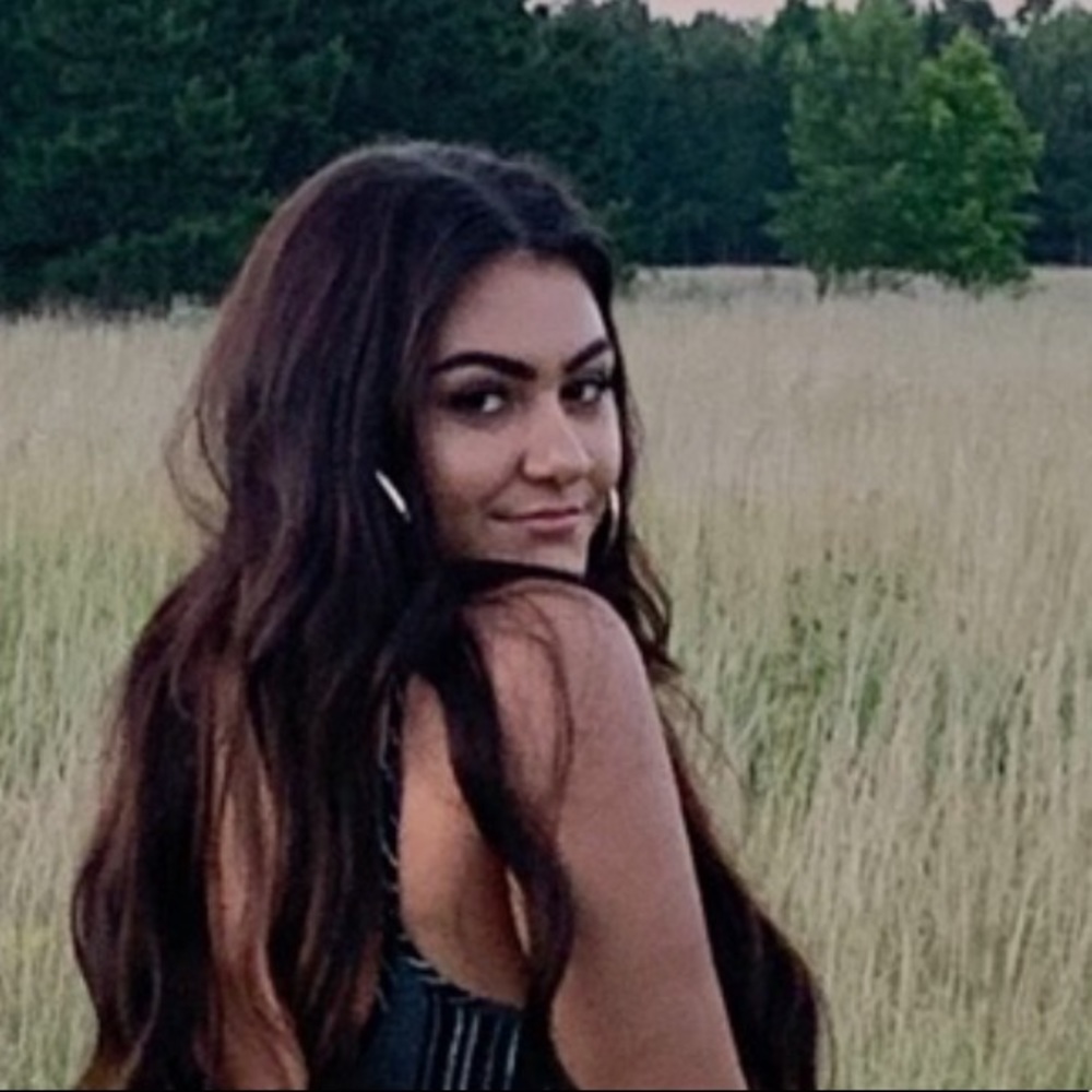 Meet your Posher, Cortney